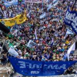 REAPERTURA DE PARITARIAS YA. MULTITUDINARIA MARCHA HOY EN SANTA FE.-