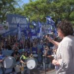 MULTITUDINARIA CONCENTRACIÓN DE AMSAFE FRENTE AL MINISTERIO.-